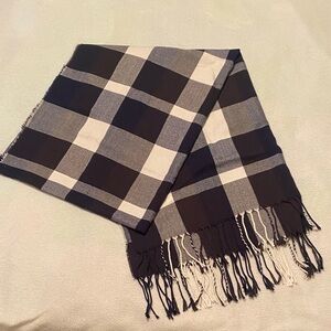 Classic Navy Blue and Cream Checkered Scarf